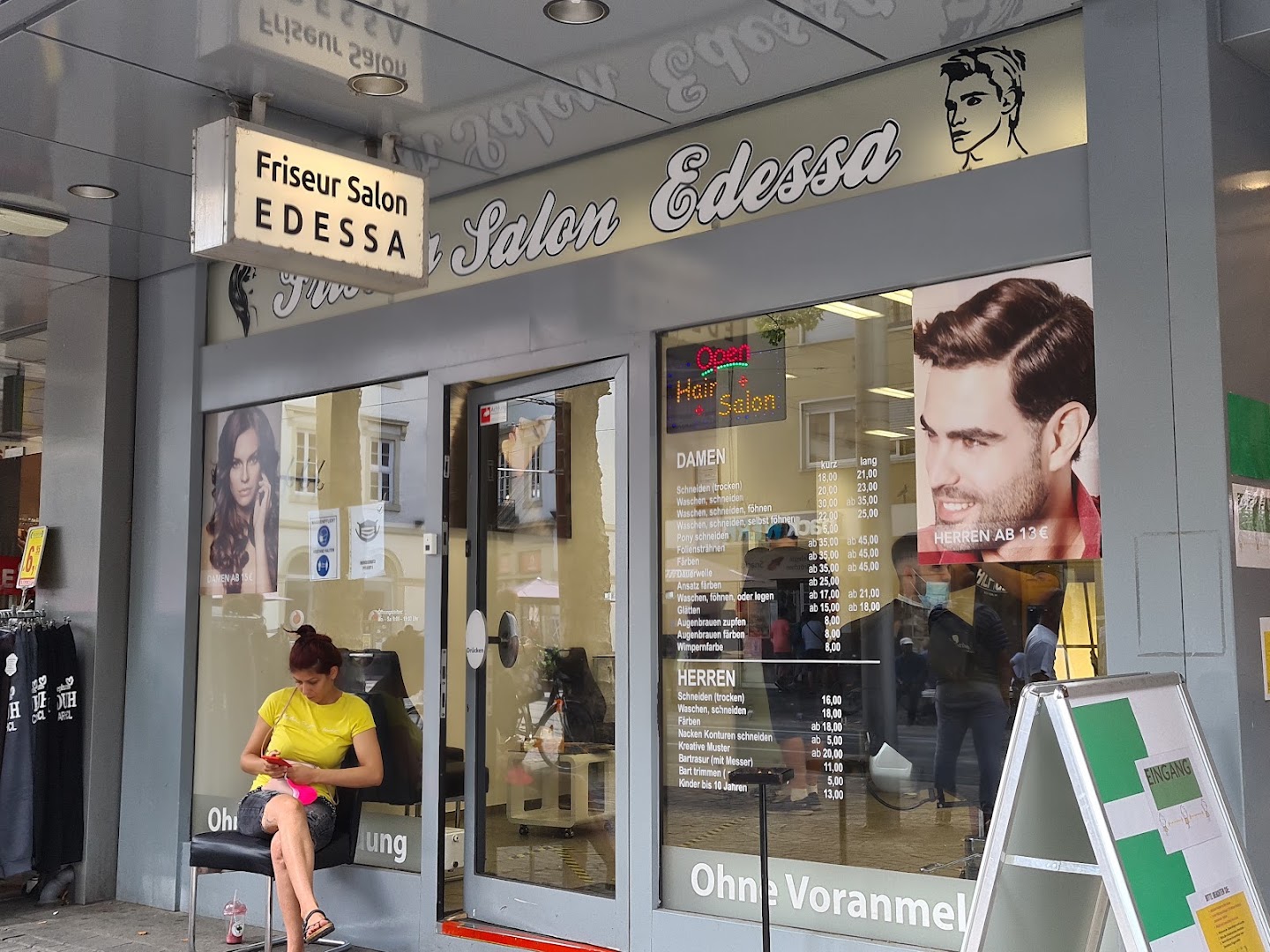 Echter Einblick in den Friseursalon Edessa